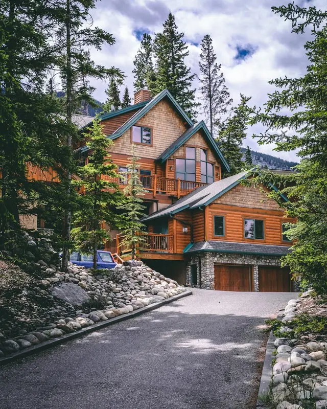 Longmeadow.Homes Premium Domain